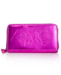 A shining example of effortless organization, this Betsey Johnson wallet adds glossy-glamour to everyday accessorizing. Ideally sized to slip inside a handbag, it boasts plenty of pockets and compartments for all the essentials.