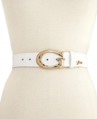 Flaunt your GUESS love with this vintage leather belt, glammed up with a logo plaque buckle.