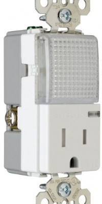 Pass and Seymour TM8HWLTRWCC6 Decorator Combination Hall Light and Tamper Resistant Single Receptacle, White