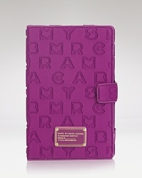 No fiction, this neoprene MARC BY MARC JACOBS e-reader case keeps your page-turner protected with a dreamy dose of designer style.