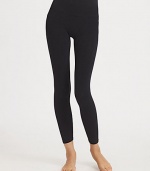 Love your shape in these first-ever cotton shaping leggings.All-over slimmingTummy-targeted to flatten bellySeamless smoothing for a flawless lookOpaqueNon-binding leg band63% cotton/21% nylon/16% elastaneMachine washImported