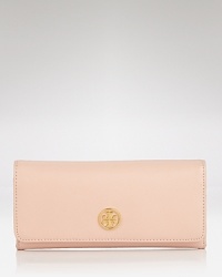 Loved for it's polished look, Tory Burch's continental wallet is an ever chic essential. With ten credit card pockets and an interior zip pocket, this latest piece from the NYC label offers the substance to match the style.