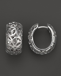 An open weave design lends modern appeal to Di MODOLO's small hoop earrings.